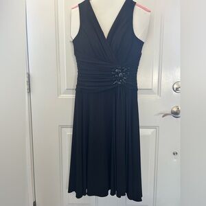 Jessica Howard Evenings Black Sleeveless Dress with Embellished Waist Size 8